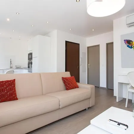 Olam Properties Heart Of Town 2 Bedroom Perfect Congress & Holidays Apartment