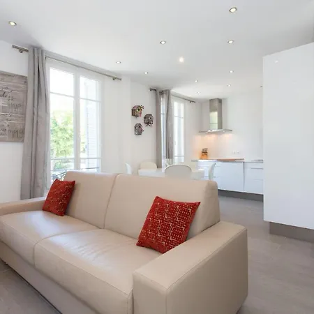 Olam Properties Heart Of Town 2 Bedroom Perfect Congress & Holidays * Cannes